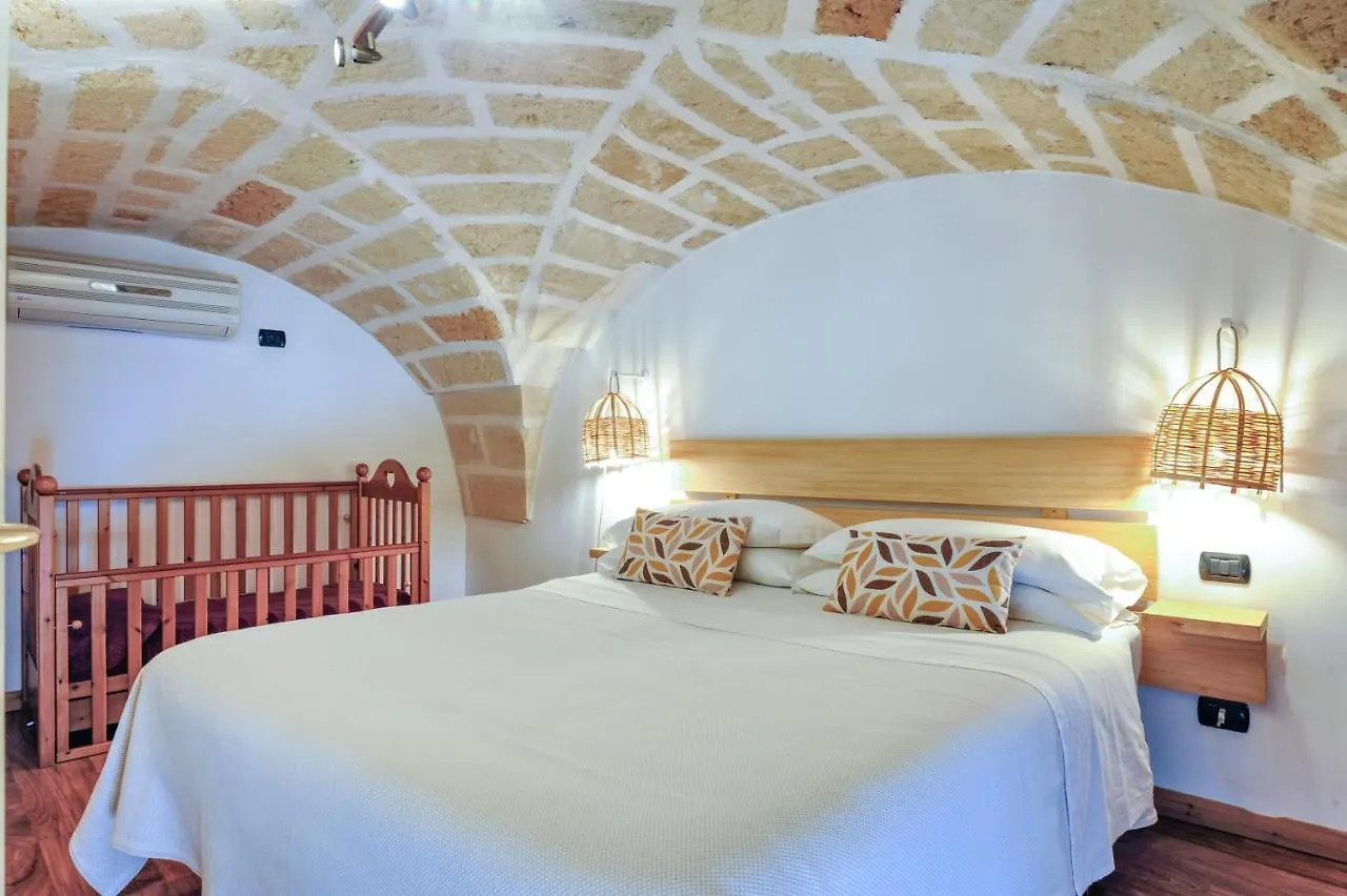 Castriota19 - Jacuzzi Room & Apartment Sit ليتشي