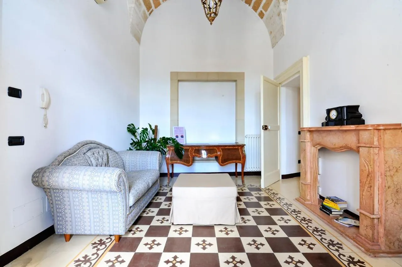 Castriota19 - Jacuzzi Room & Apartment Sit ليتشي 0*,  إيطاليا